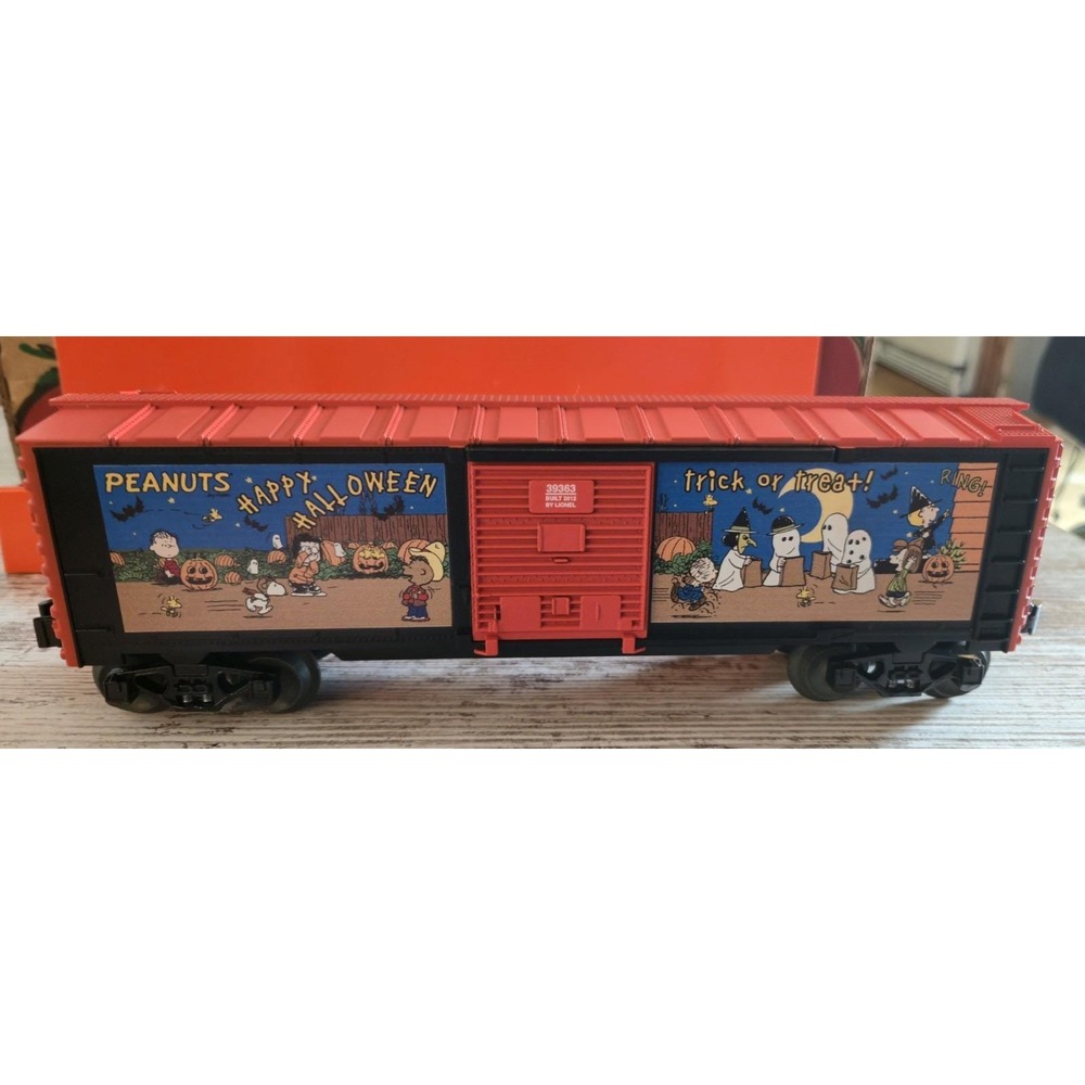 Lionel 6-39363 Peanuts Halloween Boxcar O Gauge NIB - Small Paint Chip - Picture 13 of 16